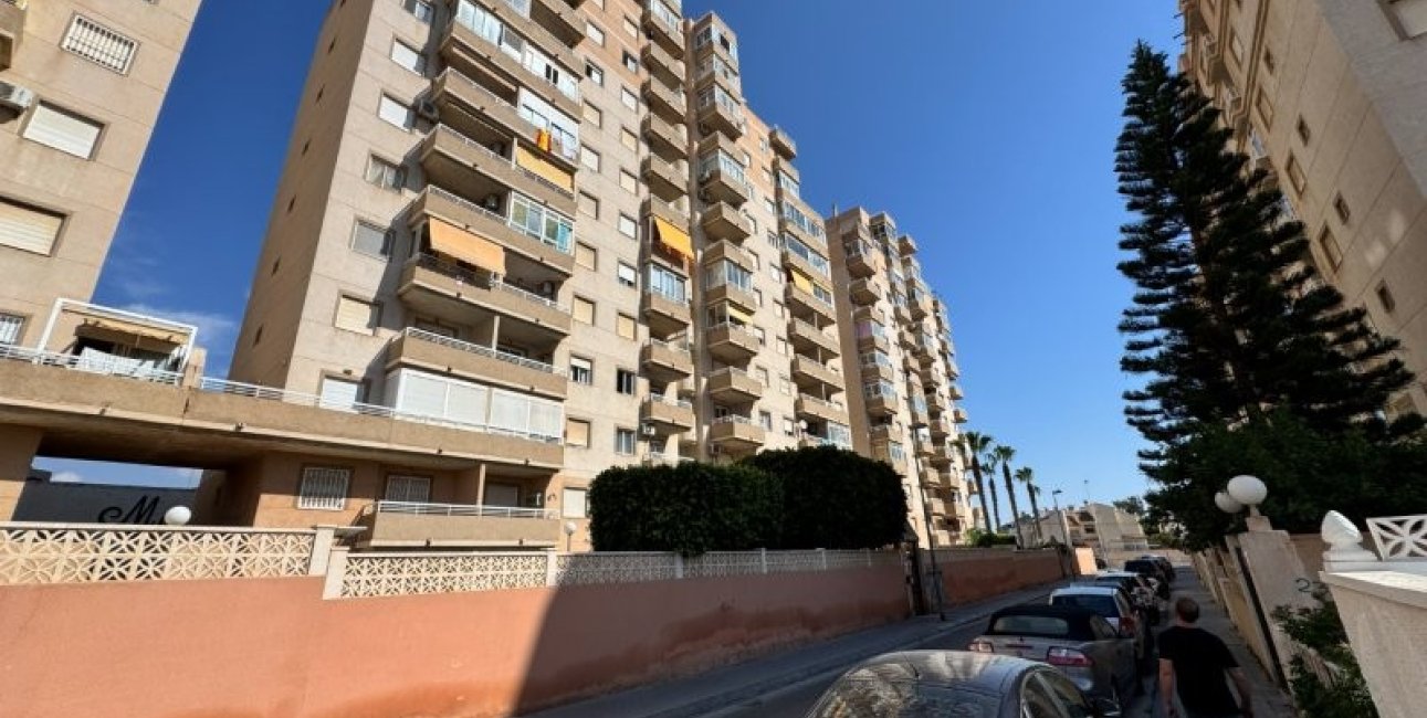 Reventa - Apartamento / piso -
Torrevieja - Aguas nuevas 1