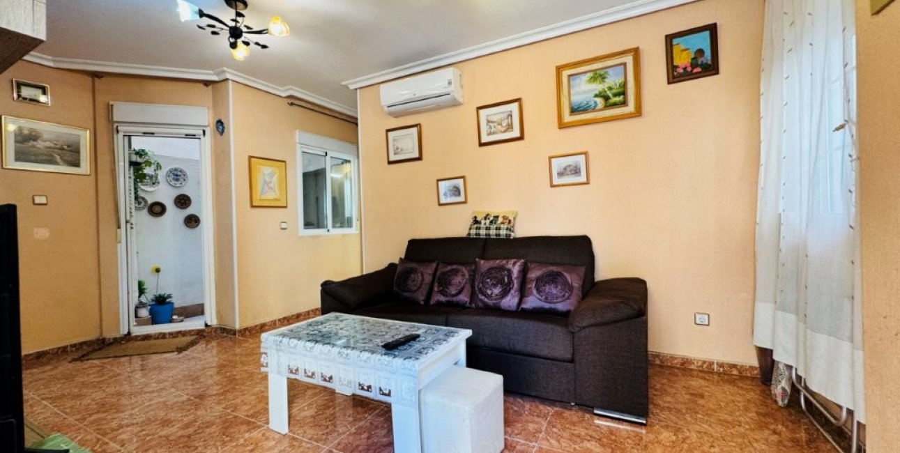 Resale - Apartment / flat -
Torrevieja - La Mata