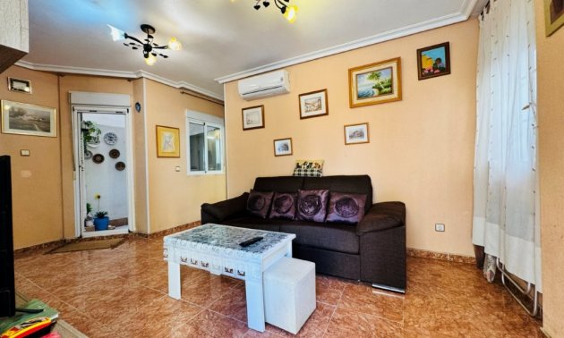 Resale - Apartment / flat -
Torrevieja - La Mata
