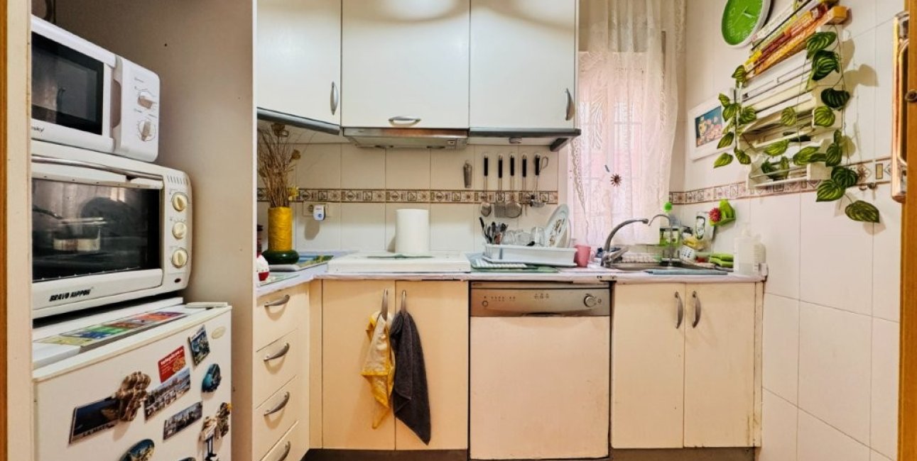 Resale - Apartment / flat -
Torrevieja - La Mata