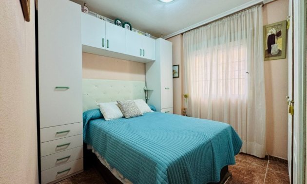Resale - Apartment / flat -
Torrevieja - La Mata