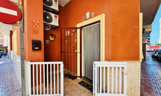 Resale - Apartment / flat -
Torrevieja - La Mata