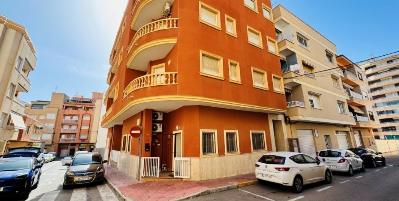 Resale - Apartment / flat -
Torrevieja - La Mata