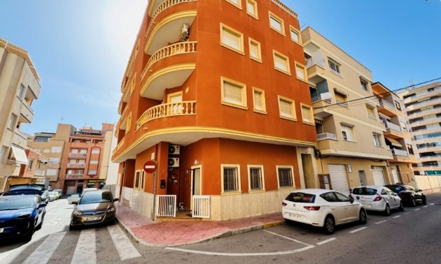 Resale - Apartment / flat -
Torrevieja - La Mata