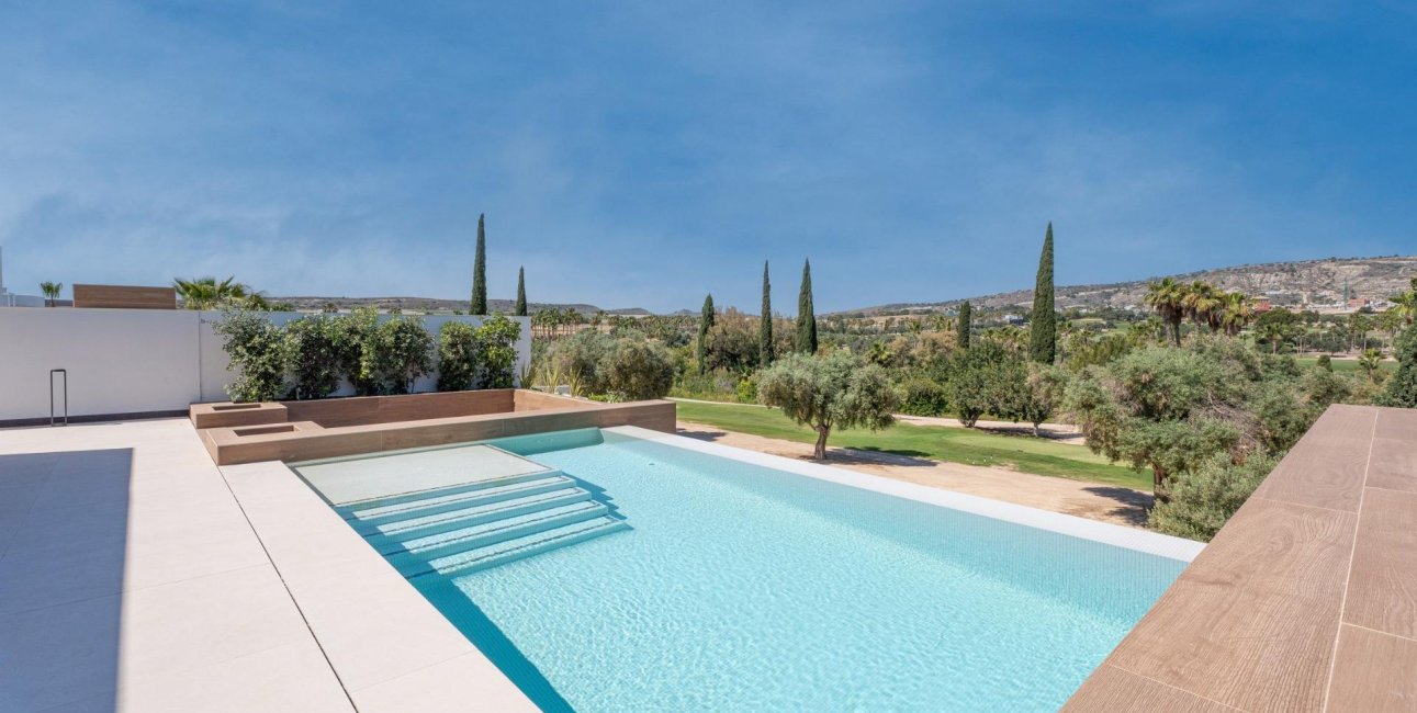 Obra nueva - Villa -
Algorfa - La Finca Golf
