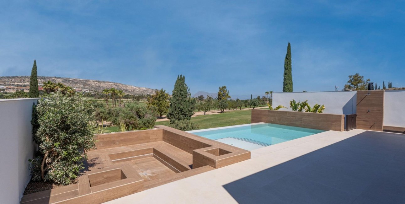 Obra nueva - Villa -
Algorfa - La Finca Golf