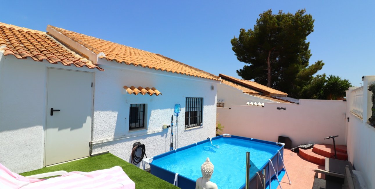Resale - Villa -
Orihuela Costa - Villamartin