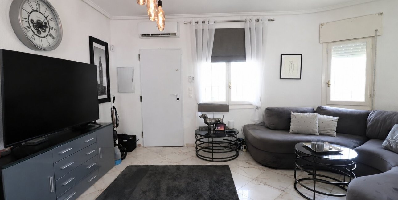 Resale - Villa -
Orihuela Costa - Villamartin