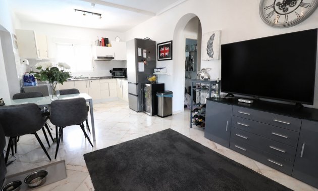 Resale - Villa -
Orihuela Costa - Villamartin