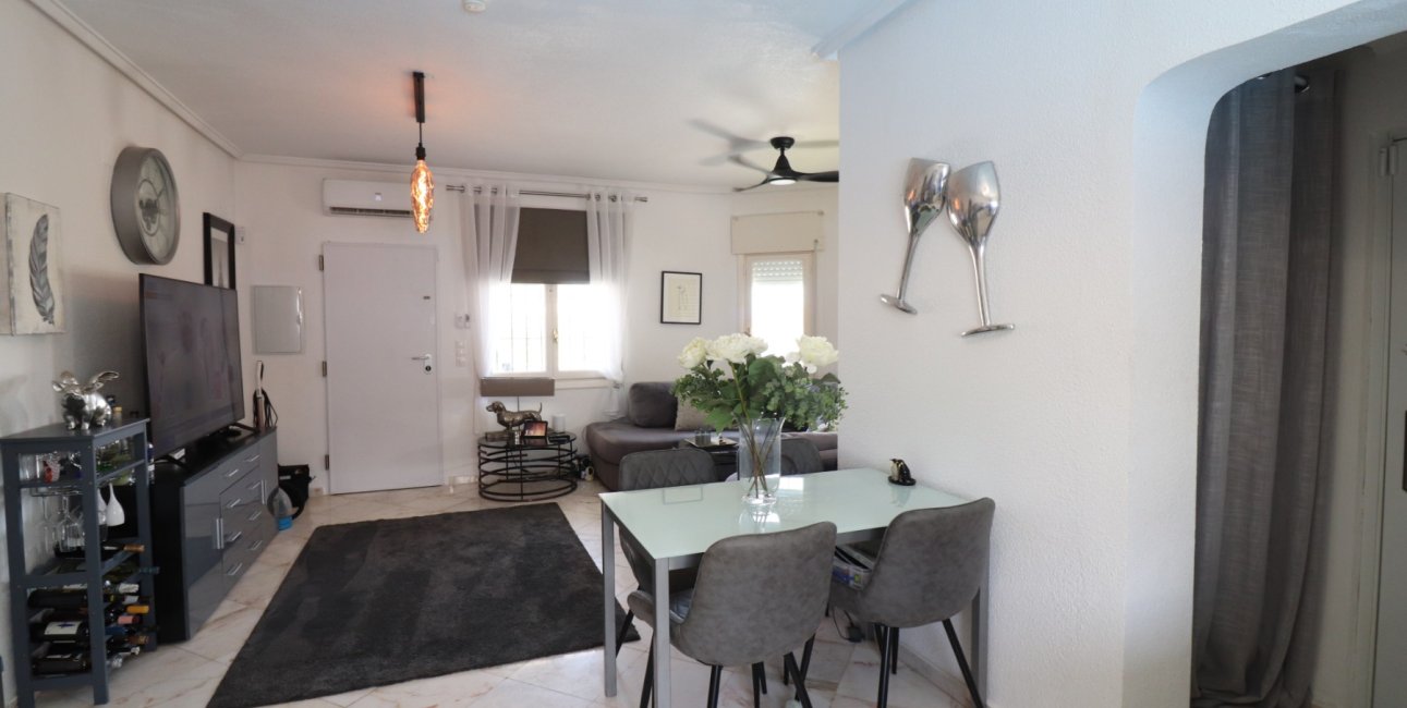 Resale - Villa -
Orihuela Costa - Villamartin