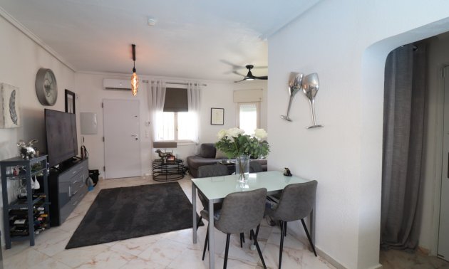 Resale - Villa -
Orihuela Costa - Villamartin