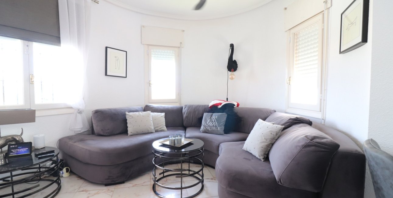 Resale - Villa -
Orihuela Costa - Villamartin