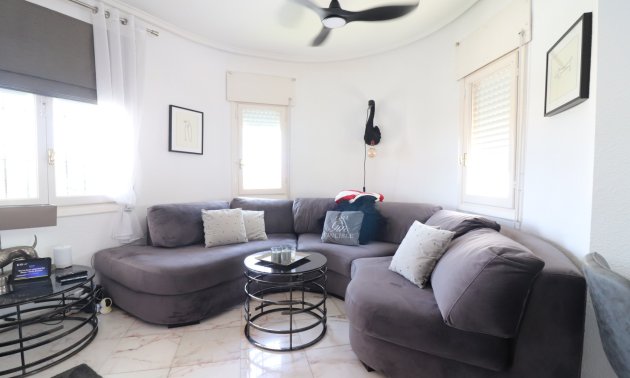 Resale - Villa -
Orihuela Costa - Villamartin