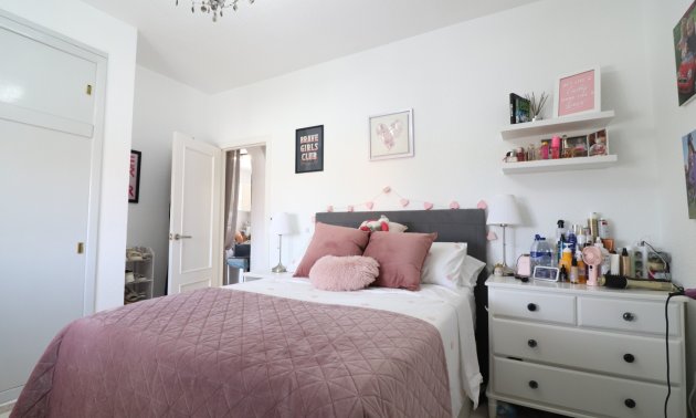 Resale - Villa -
Orihuela Costa - Villamartin
