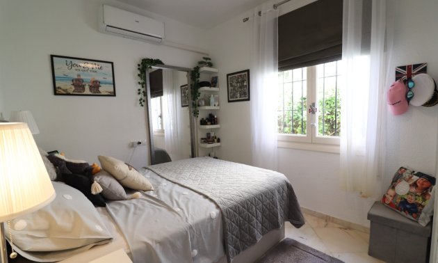 Resale - Villa -
Orihuela Costa - Villamartin