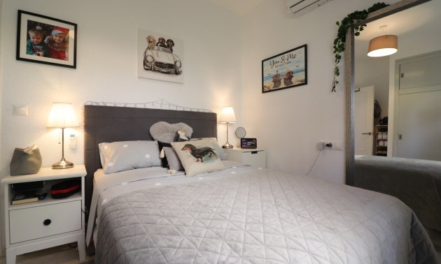 Resale - Villa -
Orihuela Costa - Villamartin