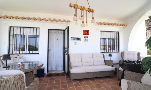 Resale - Villa -
Orihuela Costa - Villamartin