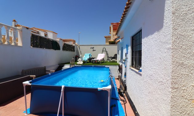 Resale - Villa -
Orihuela Costa - Villamartin