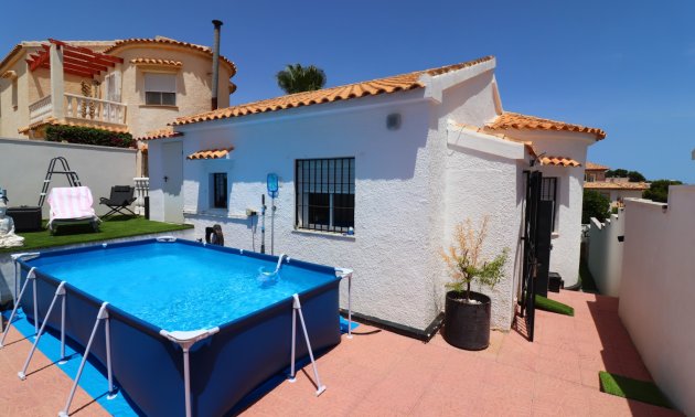 Resale - Villa -
Orihuela Costa - Villamartin