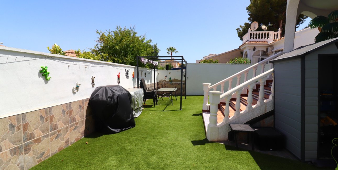 Resale - Villa -
Orihuela Costa - Villamartin
