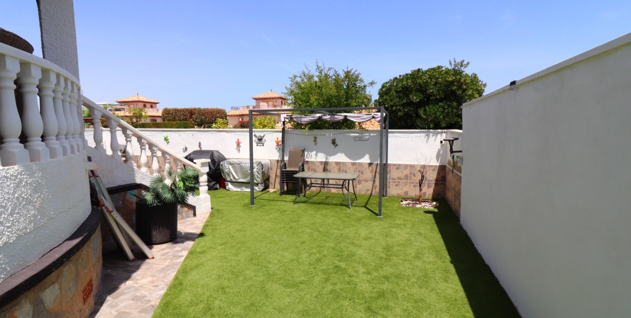 Resale - Villa -
Orihuela Costa - Villamartin