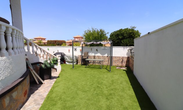 Resale - Villa -
Orihuela Costa - Villamartin