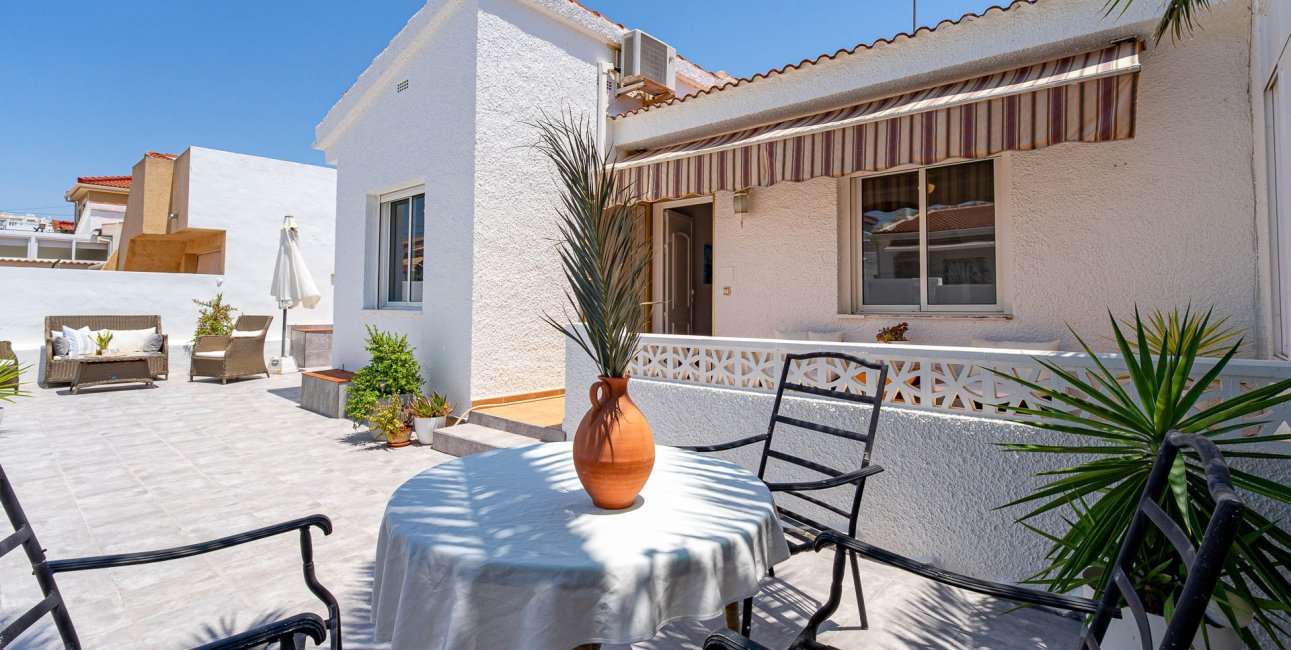 Resale - Bungalow -
Ciudad Quesada - Altos de Quesada