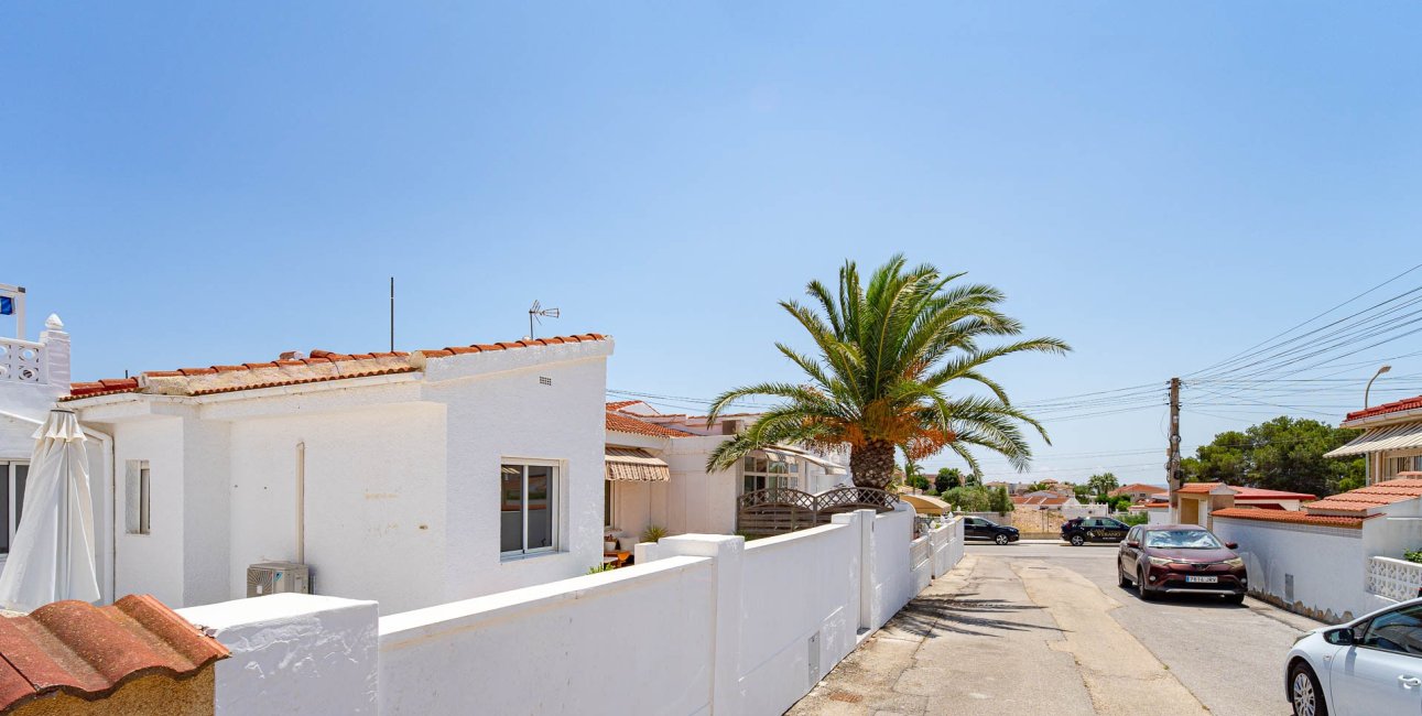 Resale - Bungalow -
Ciudad Quesada - Altos de Quesada