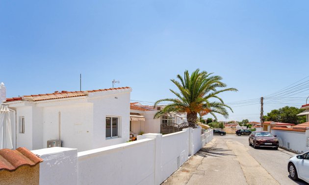Resale - Bungalow -
Ciudad Quesada - Altos de Quesada