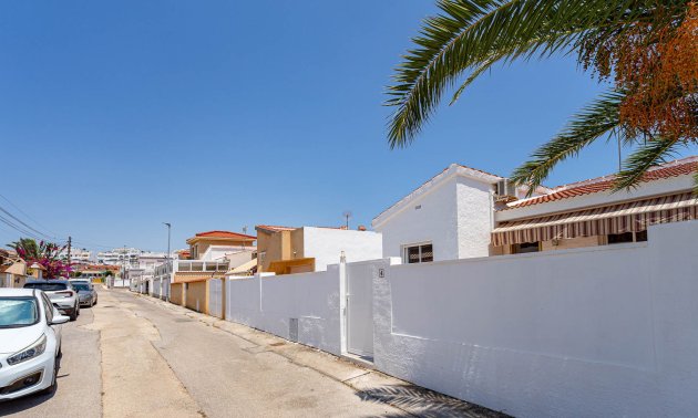 Resale - Bungalow -
Ciudad Quesada - Altos de Quesada