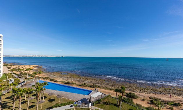 Resale - Apartment / flat -
Torrevieja - Punta prima