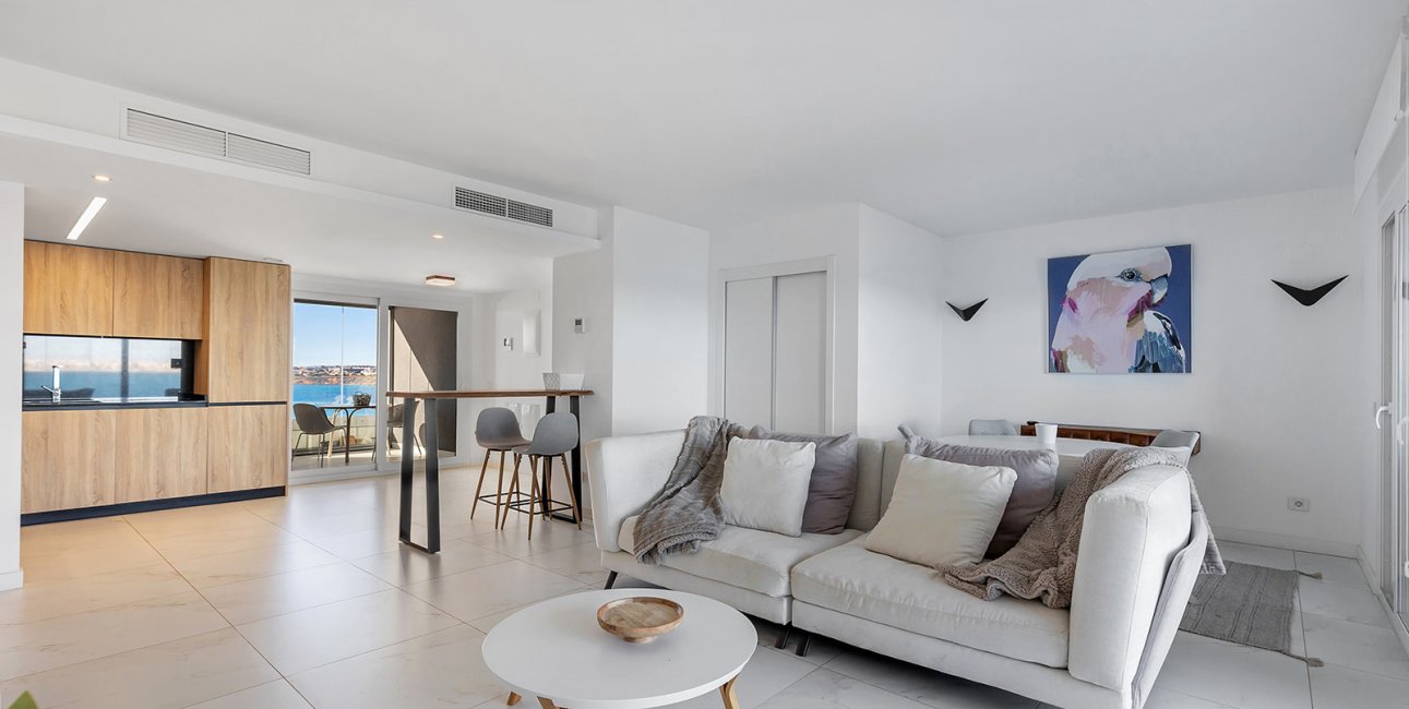 Resale - Apartment / flat -
Torrevieja - Punta prima