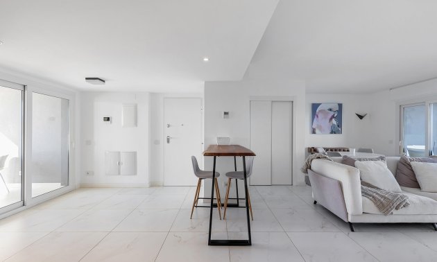 Resale - Apartment / flat -
Torrevieja - Punta prima