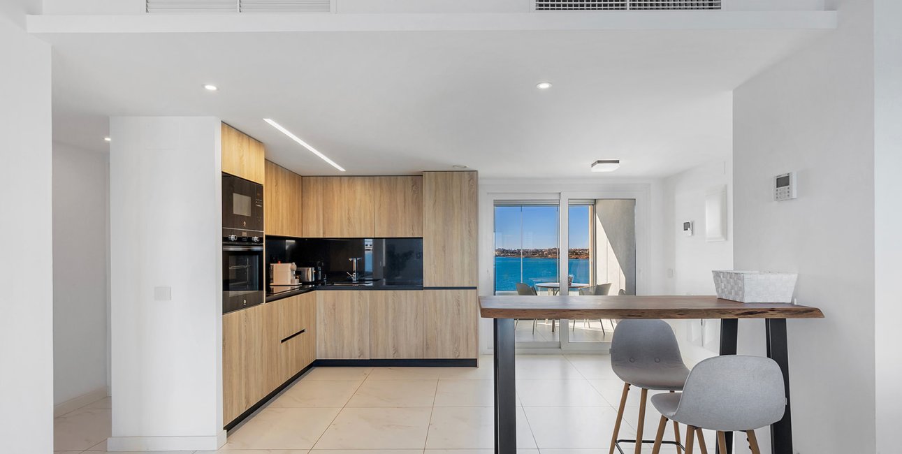 Resale - Apartment / flat -
Torrevieja - Punta prima