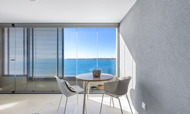 Resale - Apartment / flat -
Torrevieja - Punta prima
