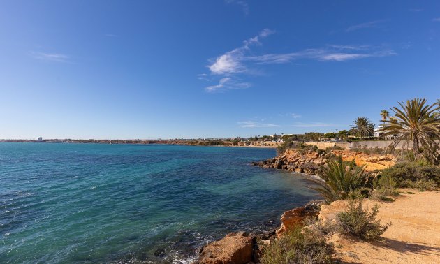 Resale - Apartment / flat -
Torrevieja - Punta prima