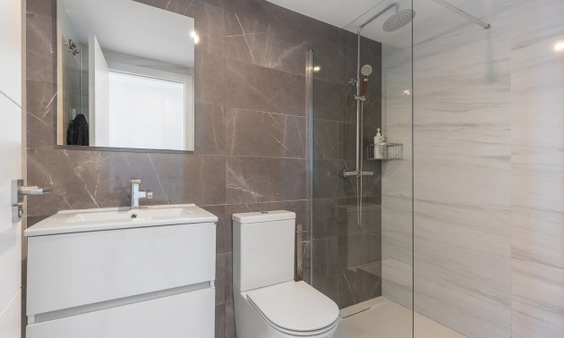 Resale - Apartment / flat -
Torrevieja - Punta prima