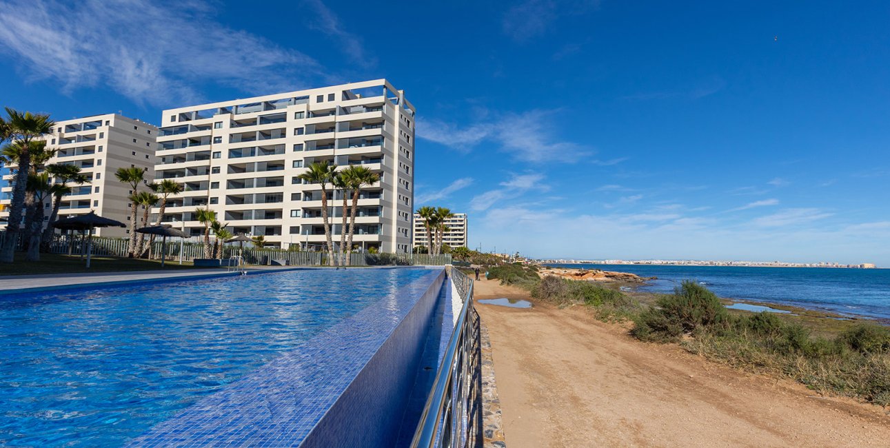 Resale - Apartment / flat -
Torrevieja - Punta prima