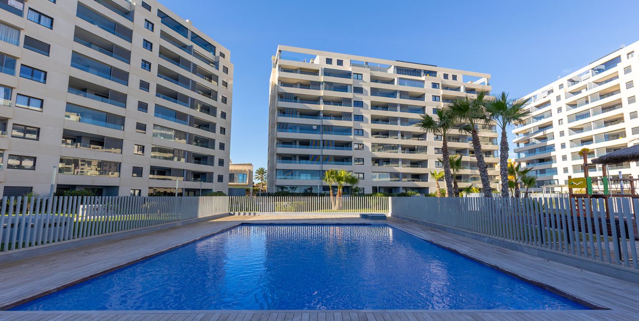 Resale - Apartment / flat -
Torrevieja - Punta prima