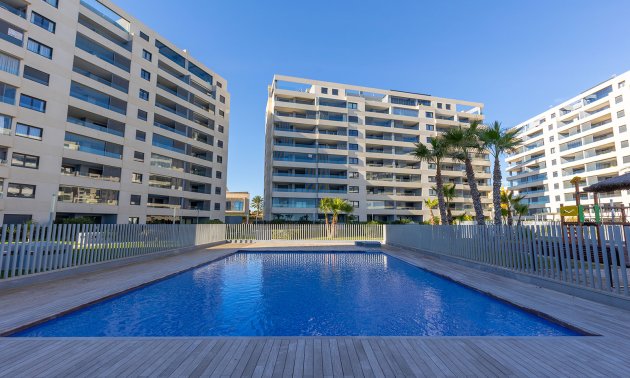 Resale - Apartment / flat -
Torrevieja - Punta prima