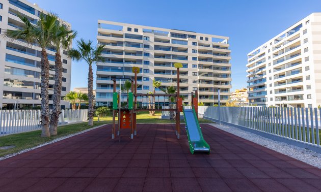 Resale - Apartment / flat -
Torrevieja - Punta prima