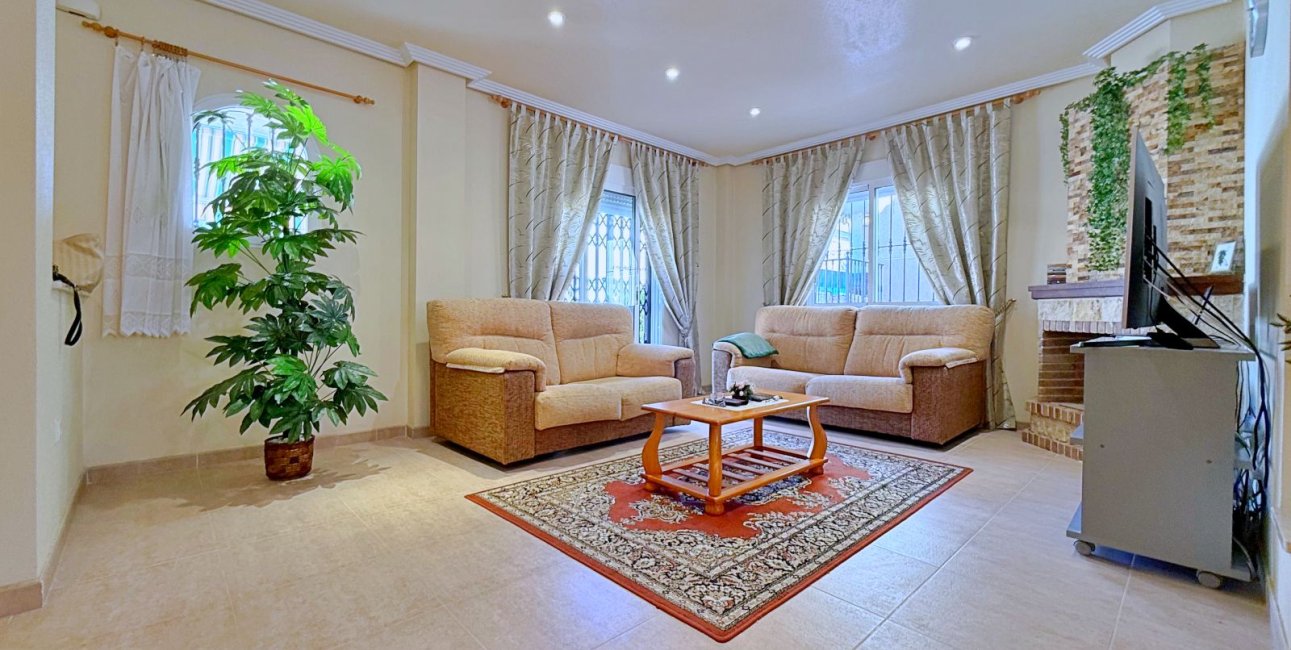 Resale - Villa -
Orihuela - Orihuela Costa