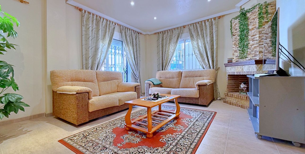 Resale - Villa -
Orihuela - Orihuela Costa