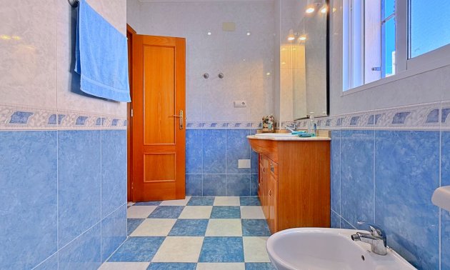Resale - Villa -
Orihuela - Orihuela Costa
