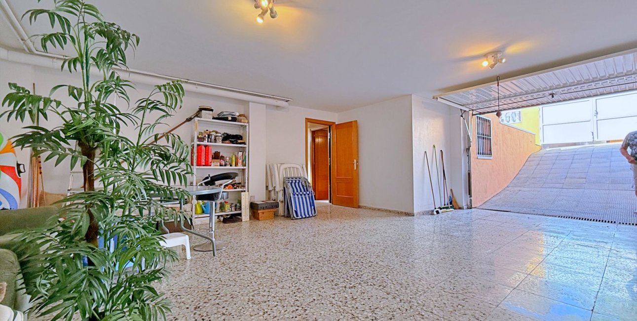 Resale - Villa -
Orihuela - Orihuela Costa