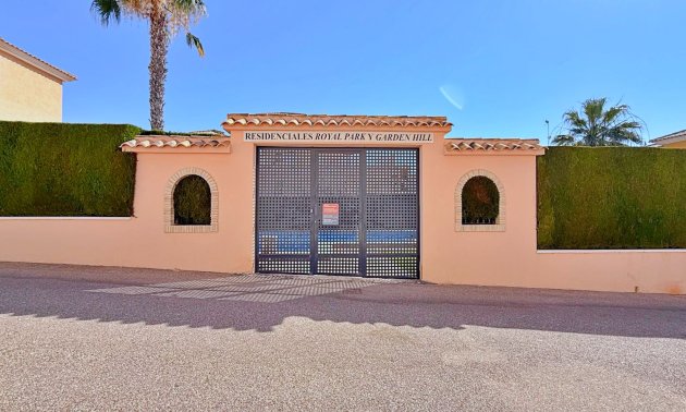 Resale - Villa -
Orihuela - Orihuela Costa