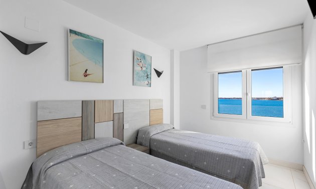Resale - Apartment / flat -
Orihuela Costa - Punta Prima