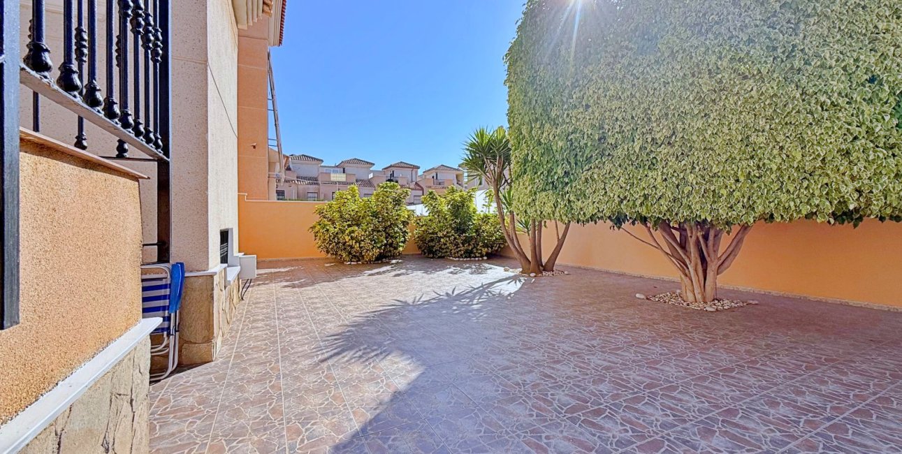 Rynek wtórny - Willa -
Orihuela Costa - Punta Prima