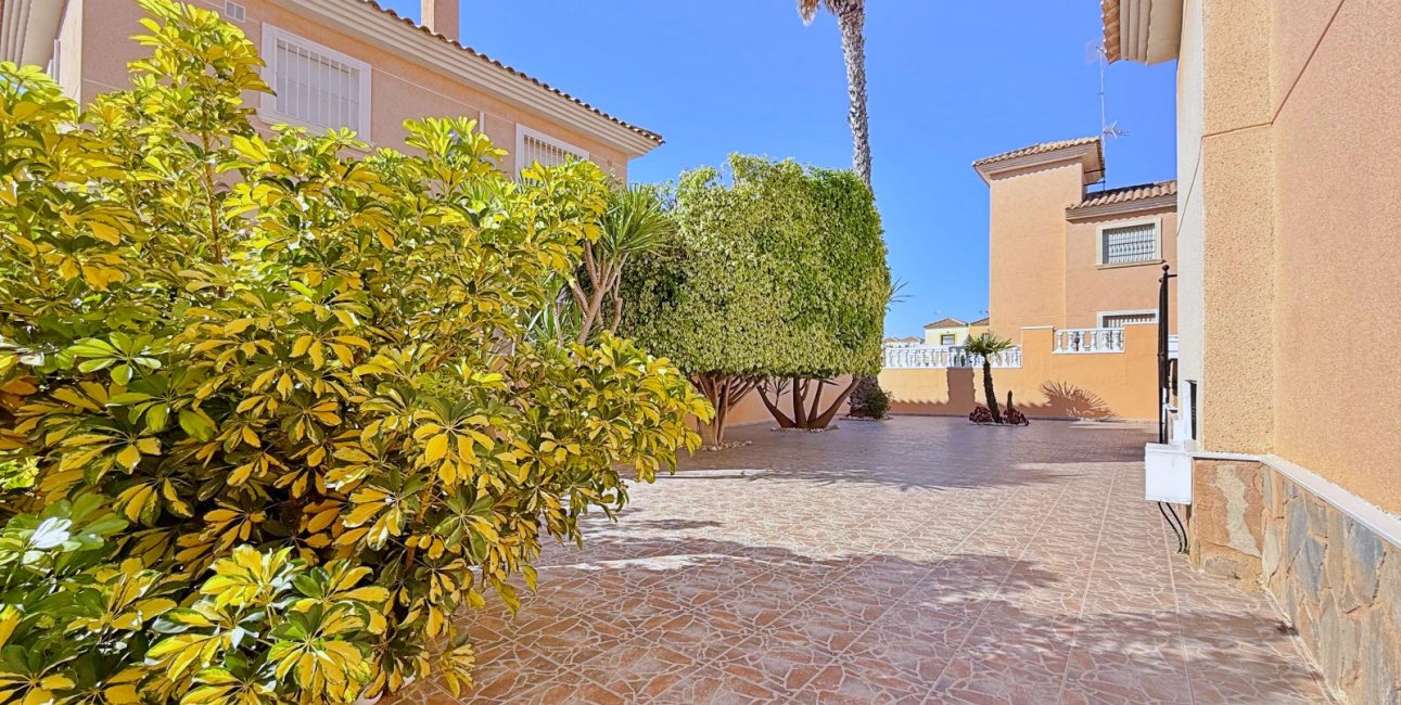 Rynek wtórny - Willa -
Orihuela Costa - Punta Prima