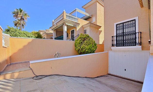 Rynek wtórny - Willa -
Orihuela Costa - Punta Prima